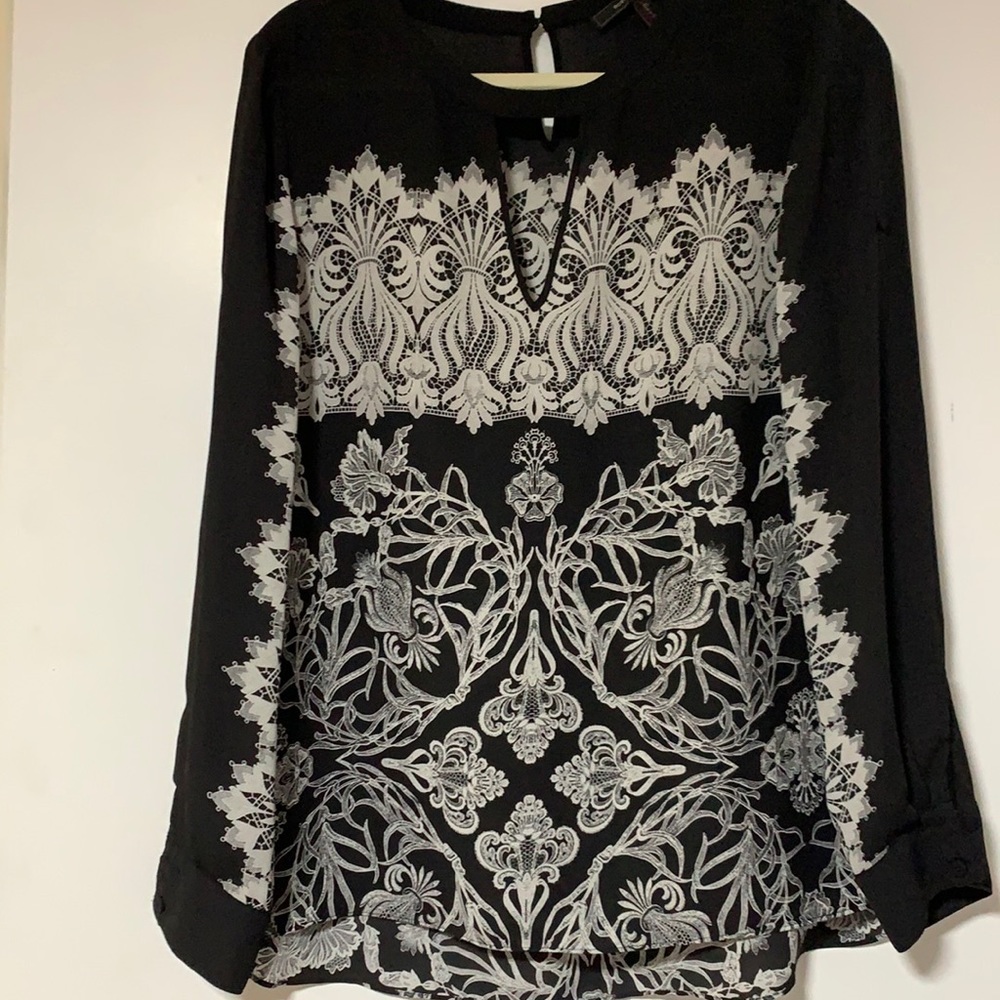 BCBG blouse in excellent condition
